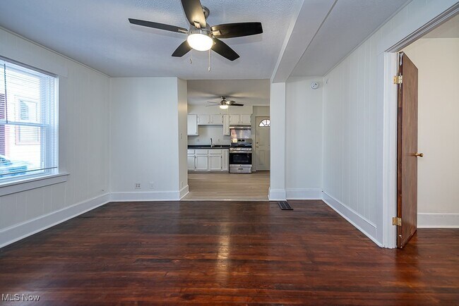 Photo - 4205 Woodbine Ave Unidad Lower