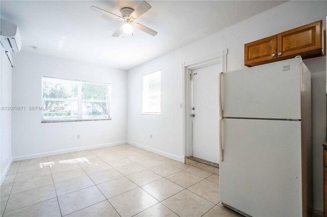 1980 NE 38th St Unit 3