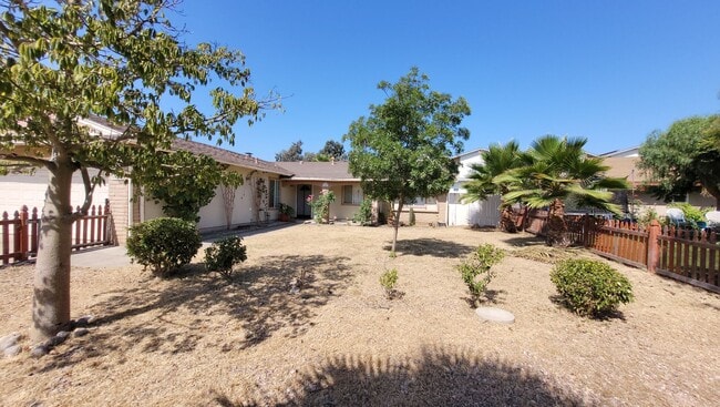 Photo - Popular Escondido Single Story 3 Bedroom Home!
