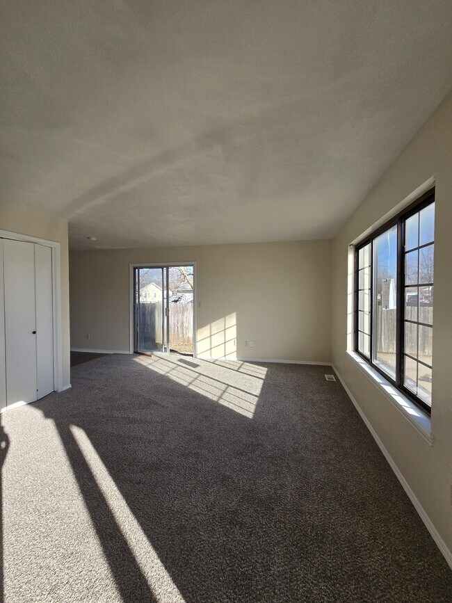 Photo - 3824 W Elm St