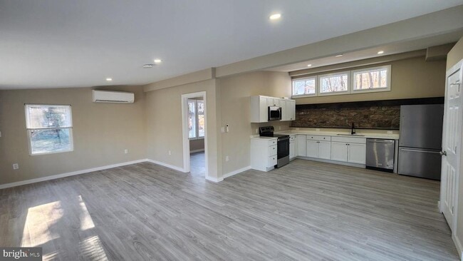 Photo - 57 S Limekiln Pike