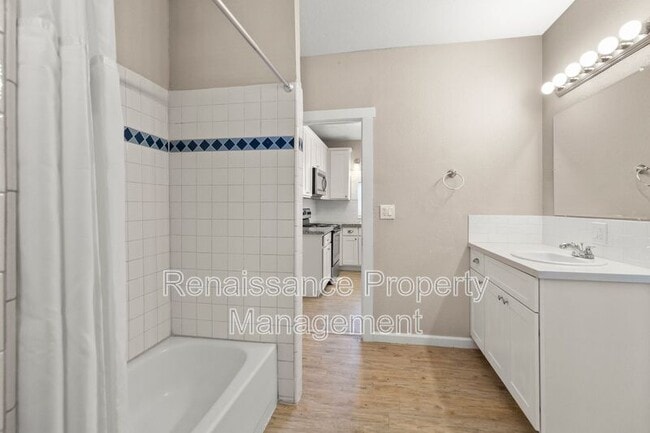 Photo - 400 E Ellis St