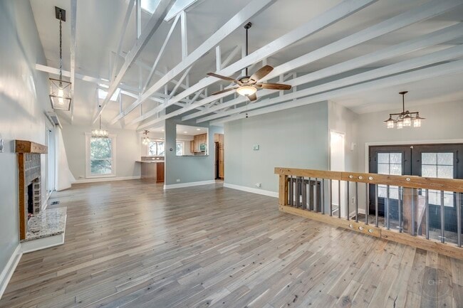 Photo - 1887 Carriage Hill Rd