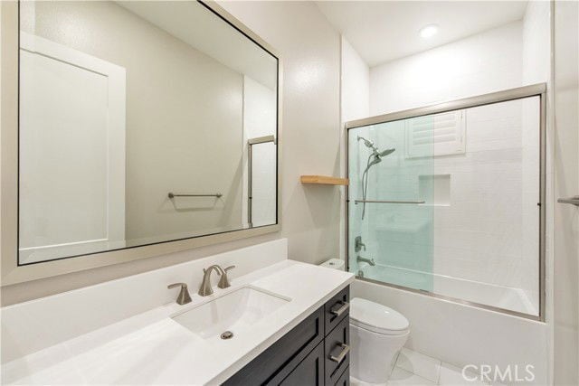 Photo - 104 Turnstone