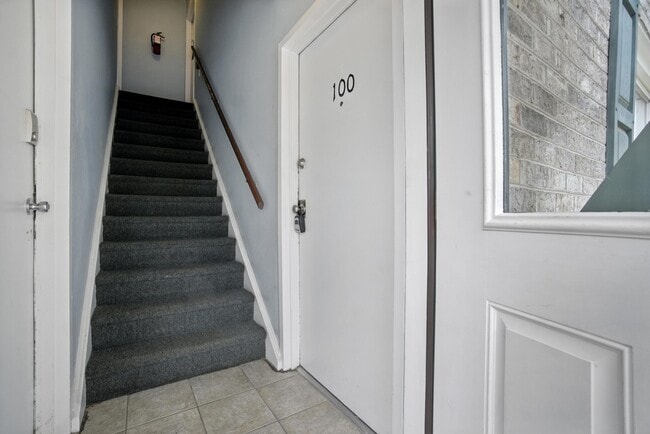 Photo - 905 Leisure Square