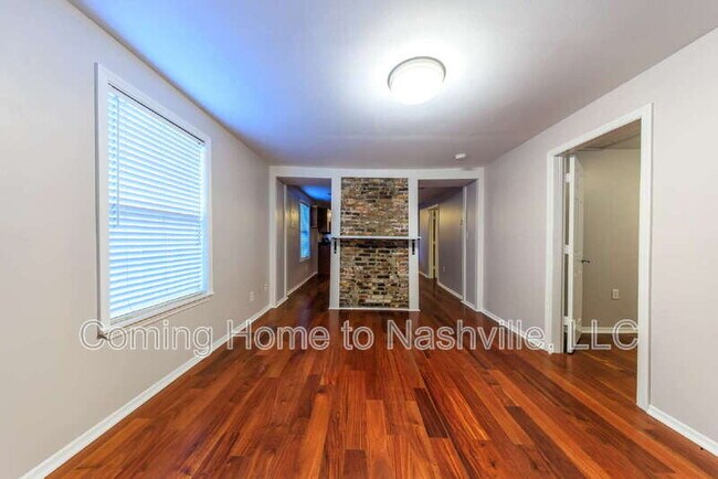 Photo - 891 W Sharpe Ave