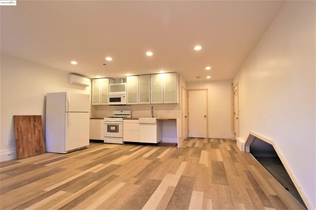 Photo - 7909 Winthrope St