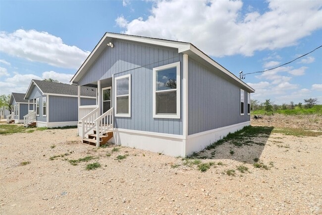 Photo - 1087 Schubert Ln