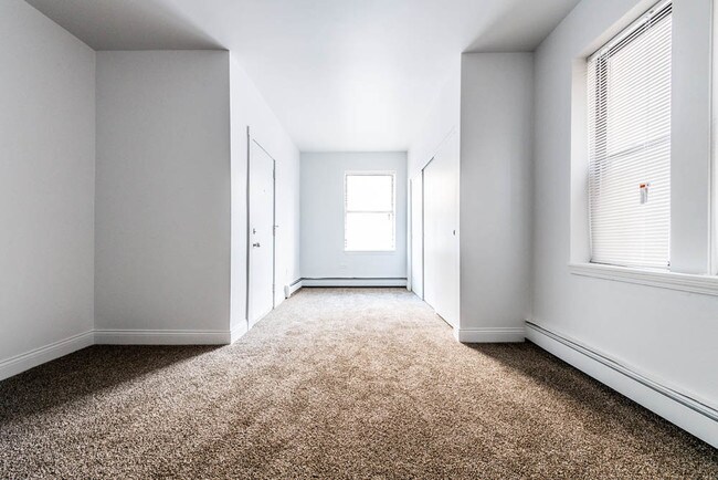 Photo - 5100-04 W Madison St