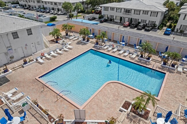 Photo - 2221 NE 68th St Unidad 922