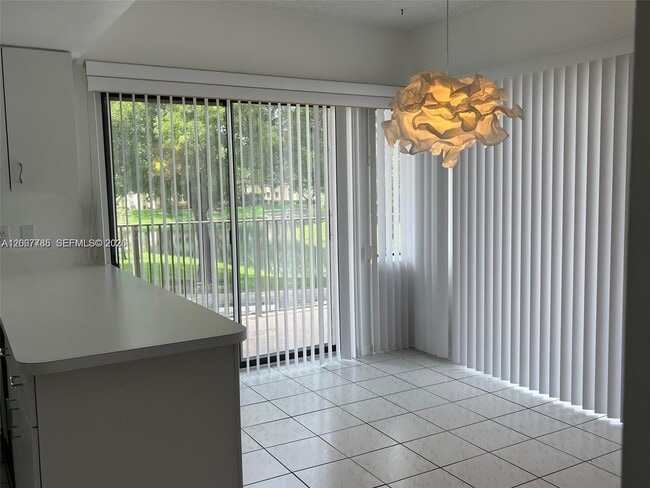 Photo - 4730 SW 62nd Way Unidad 202
