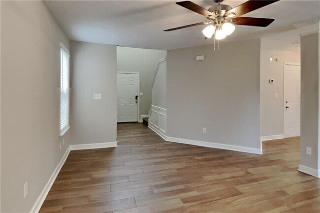 Photo - 1357 Glenover Way