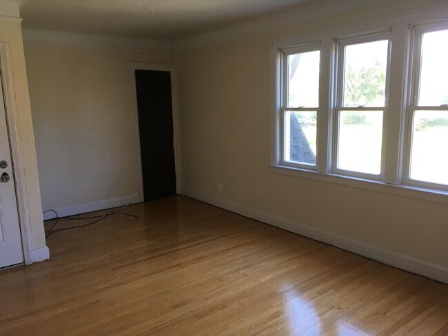 Photo - 15018 Hubbell Ave