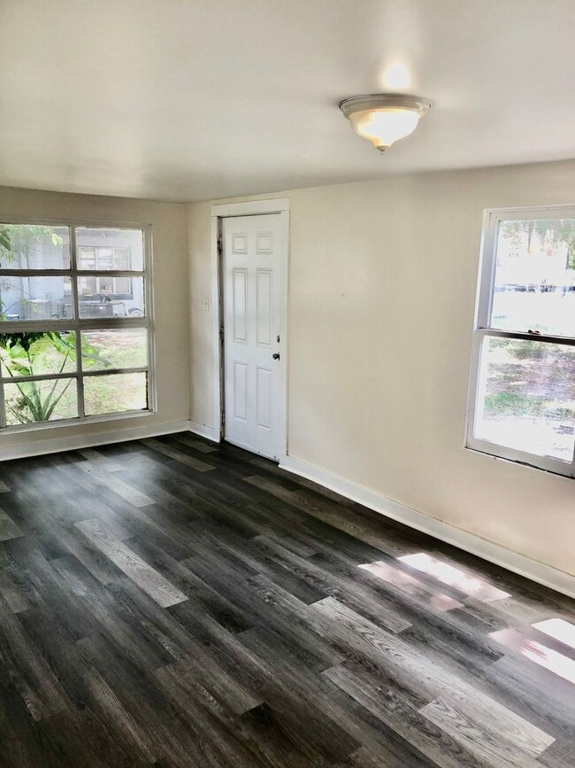 Building Photo - **Gorgeous  (3BR/1BA) Lakeland "Dixieland"... Rental