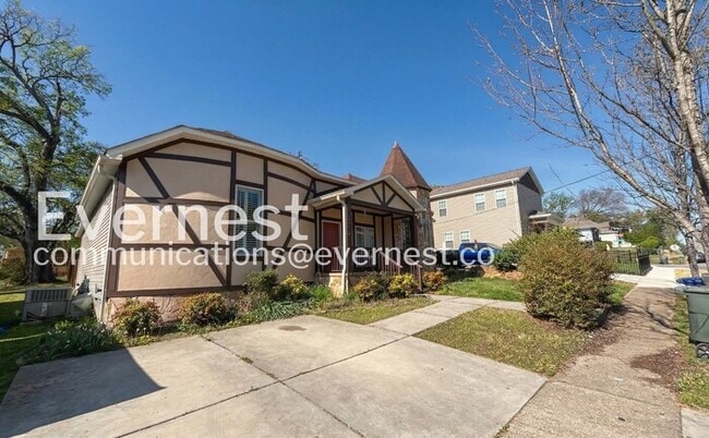 Photo - 2102 Vine St