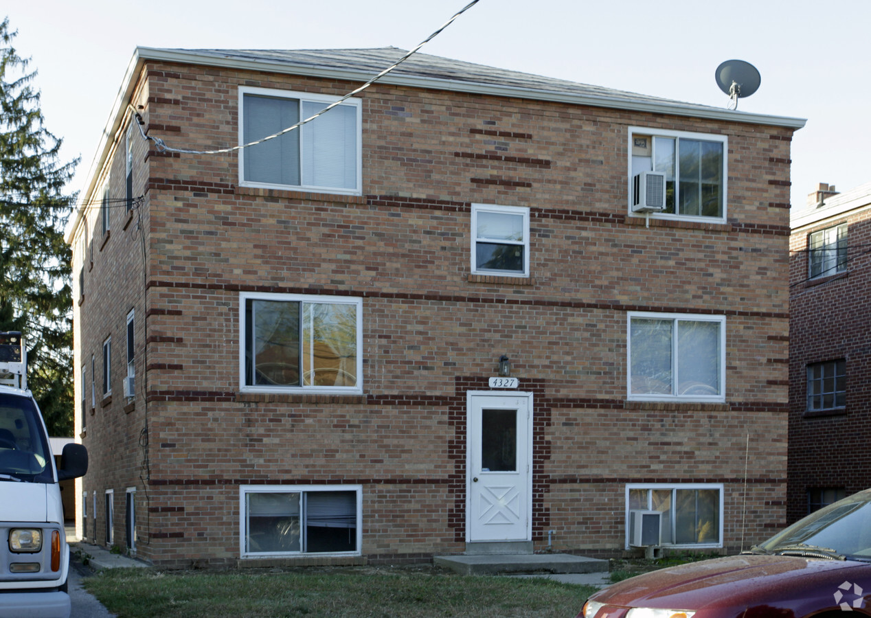 Photo - 4327 Oakwood Ave Apartments