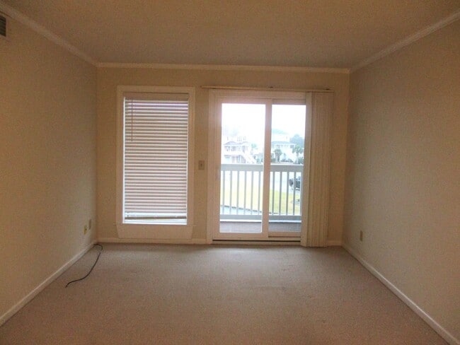 Photo - 650 Cedar Point Blvd