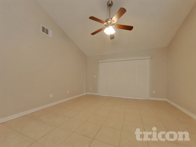 Photo - 1627 Chatham Cir