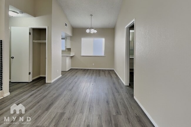 Photo - 5825 Goodsprings Ct