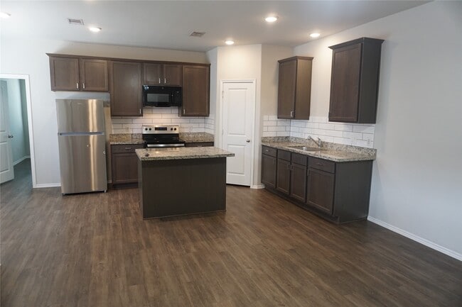 Building Photo - 110 Will St Unit B Rental