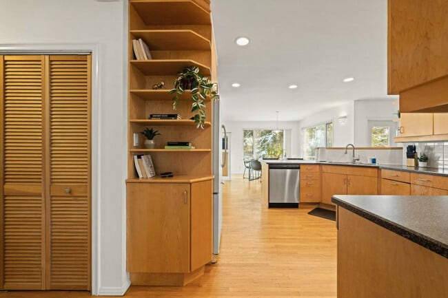 Photo - 8441-8118 118 St NW Unit SI ID1363967P