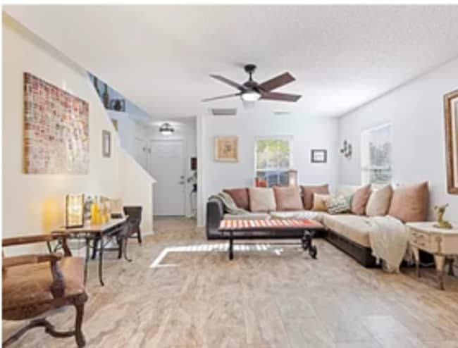 825 Ashleaf Dr