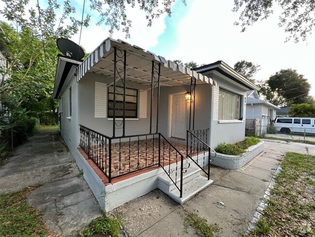 Building Photo - 801 E Lake Ave Rental
