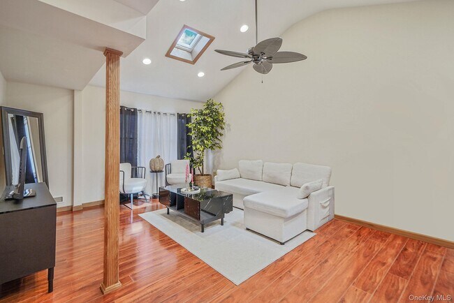 Photo - 44 Fourth St