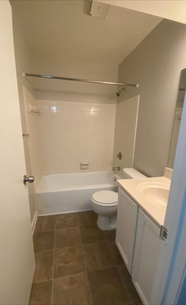 Photo - $1,450 / 3br -1056 ft2 COMING SOON!! Unit #3