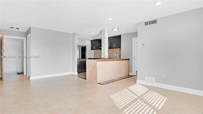 Photo - 7925 Carlyle Ave Unit 403