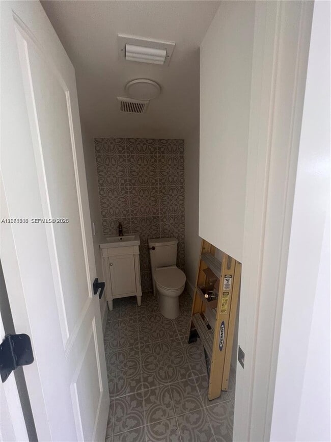 Photo - 271 NE 12th Ave