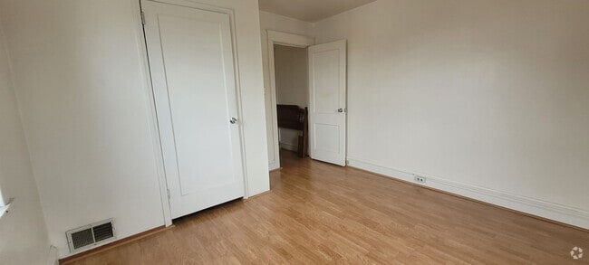 Building Photo - 4438 Kutztown Rd Unit 2R Rental