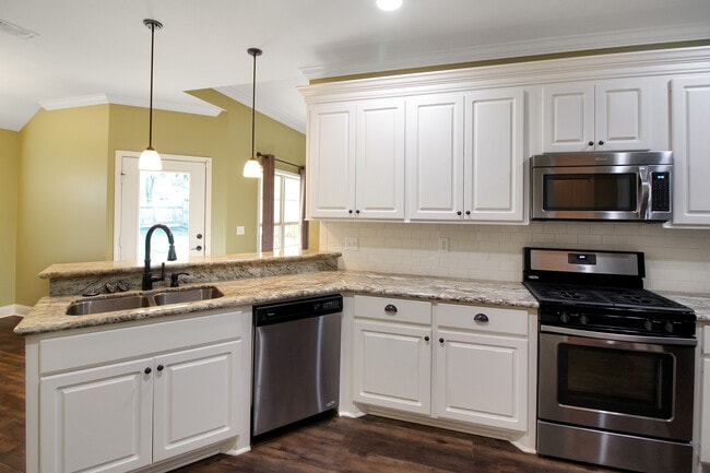 Photo - 165 Harvey Cir