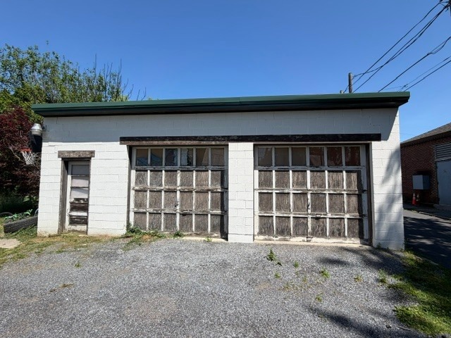 36 N Railroad St Unit Garage