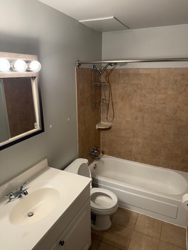 Photo - 2605 N Frederick Ave Unit 209