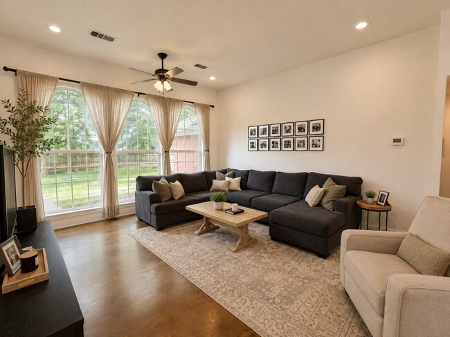 Photo - 206 Hunnington Dr