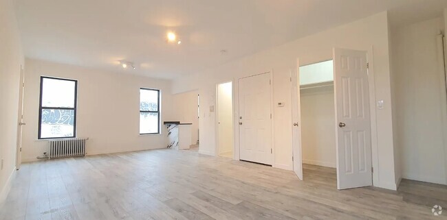 Building Photo - 316 McGuinness Blvd Unit 3R Rental