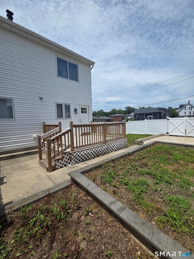 Building Photo - 1101 Highland Ave