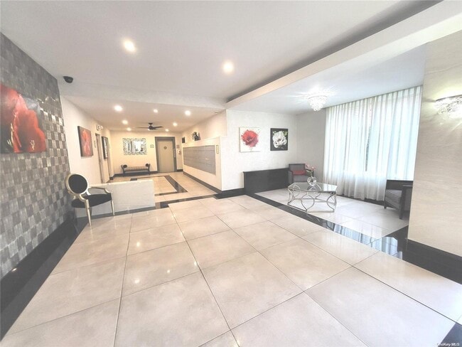 Photo - 64-11 99th St Unidad 109