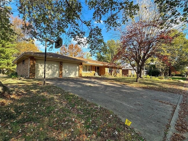 113 Warrensburg Dr