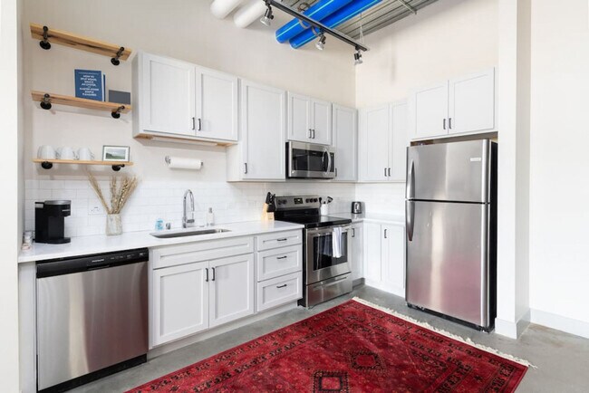 Photo - 1009 W Juneau Ave Unit ID1390081P