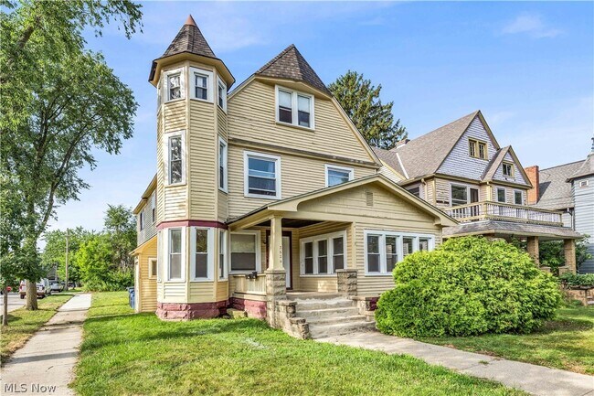 Photo - 3624 Archwood Ave Unit 3624/DN