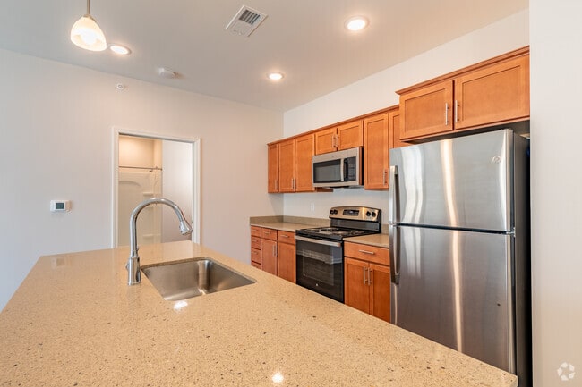 1Br, 1Ba, 703 Sqft