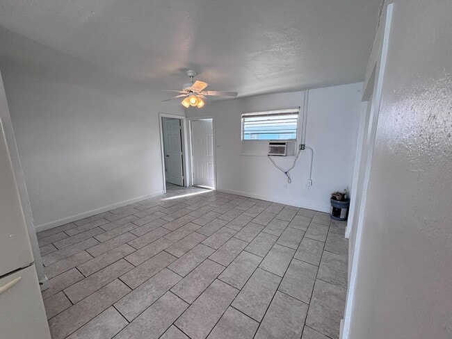 Photo - 2131 Washington St NE