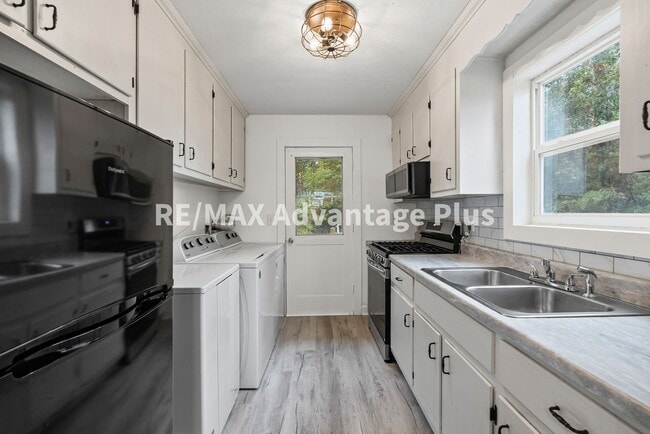 Photo - Updated 2-bedroom home close to Farmville