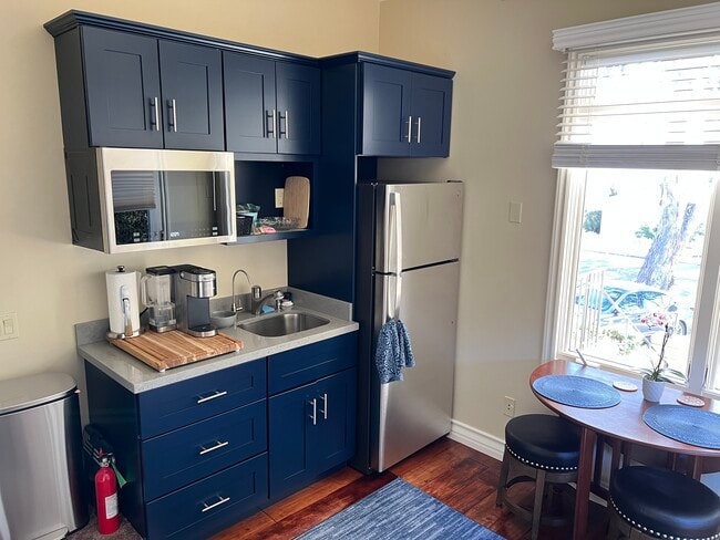 Photo - 1318 San Rafael Ave