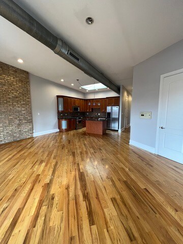 Photo - 1148 W Grand Ave Unit 003