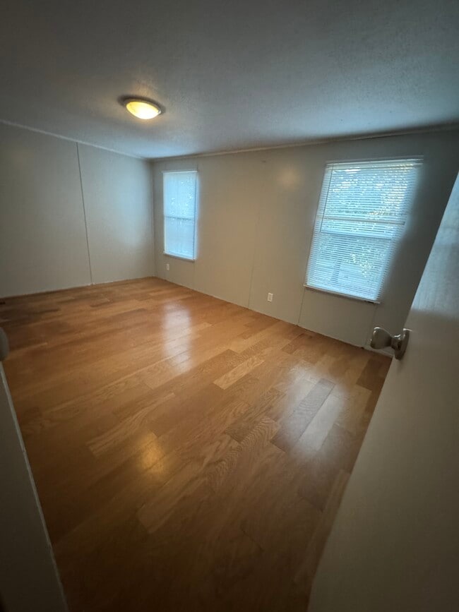 Photo - 178 Oak Leaf Ln