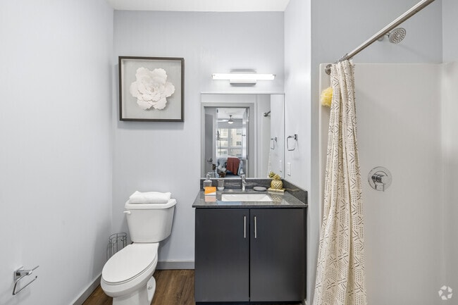 D1 4BR, 4BA - 1,421SF - Bathroom Example