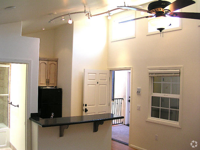 Building Photo - 247 Broadway St Unit B Rental